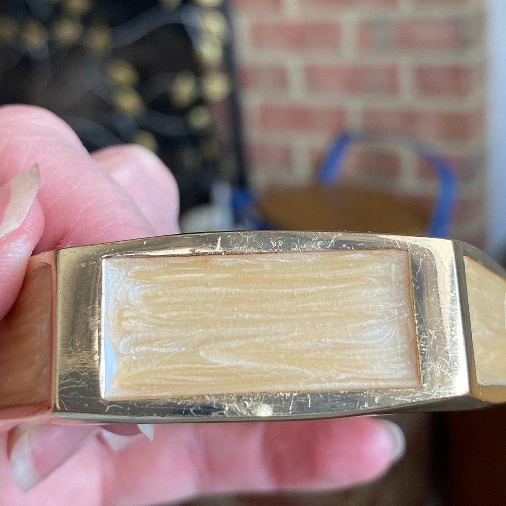 Vintage heavy golden dangle, hinged bracelet with rectangular enameled sides - Picture 12 of 12